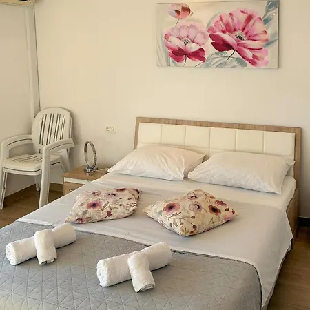 Apartman 1 Bedroom Lovely In